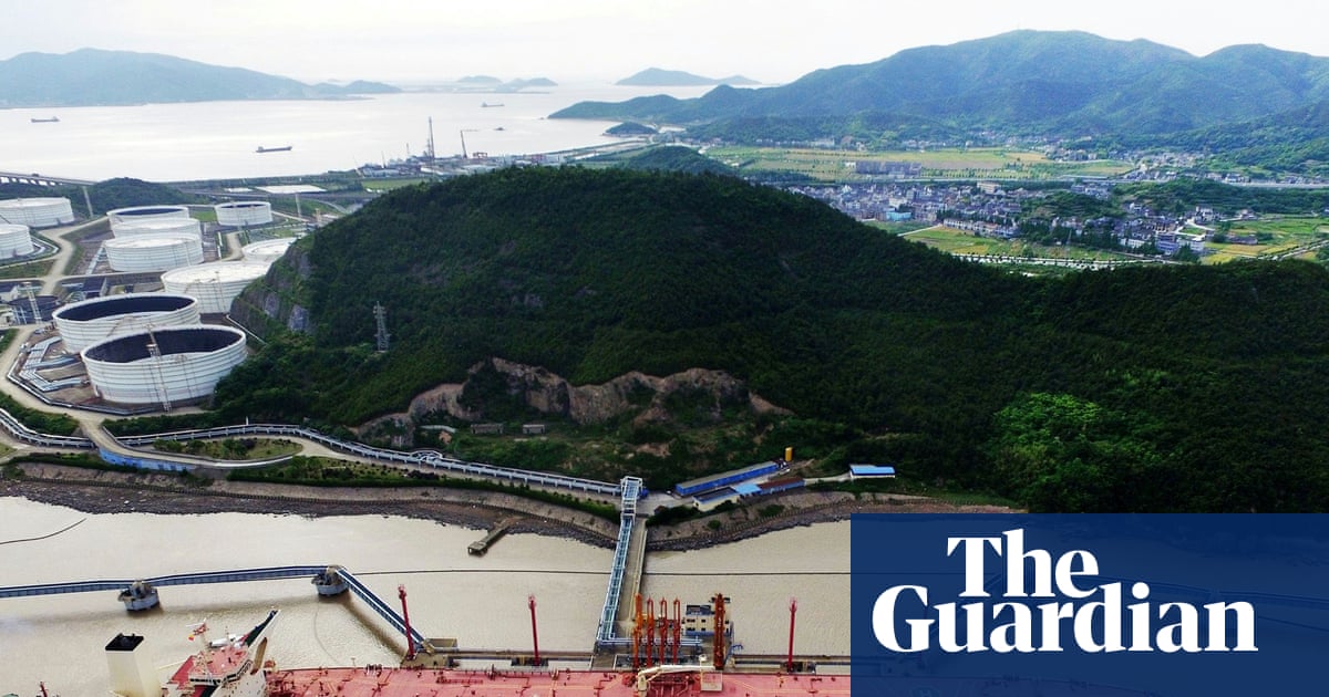 Oversupply of oil could create glut of 4m barrels a day, says energy watchdog