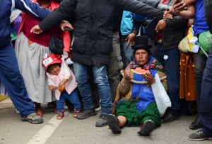 Crowds at the start of a pro-government march in Lahuachaca, Bolivia