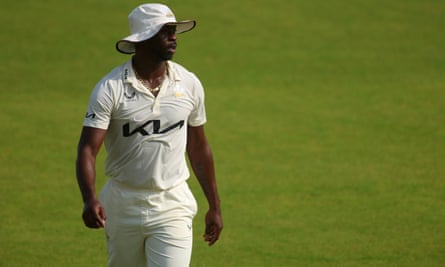 Kemar Roach remains a fan favorite at the Oval