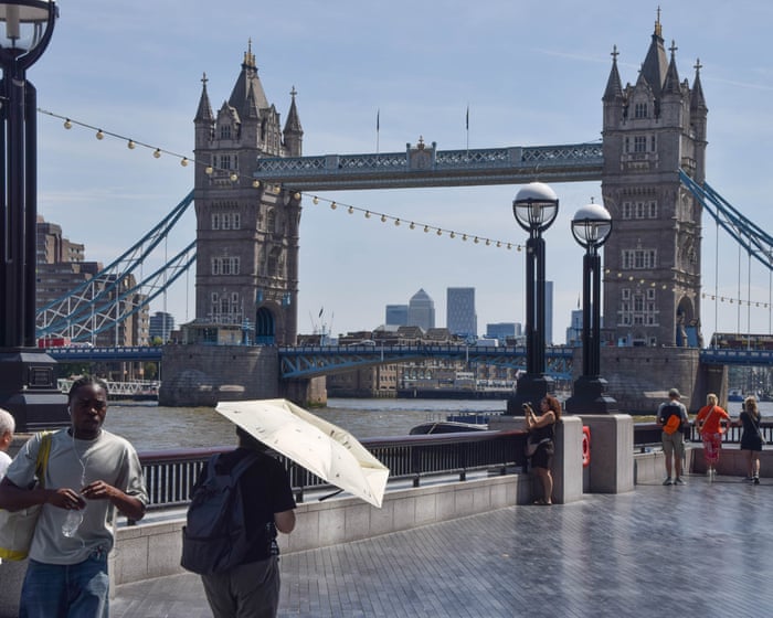 Week-long heatwave due in England with 34C peak in south-east