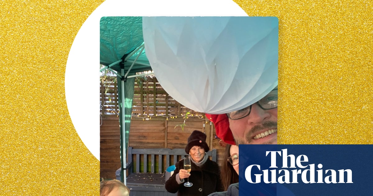 My weirdest Christmas: I insisted, through gritted teeth, that it would be fun to eat outside