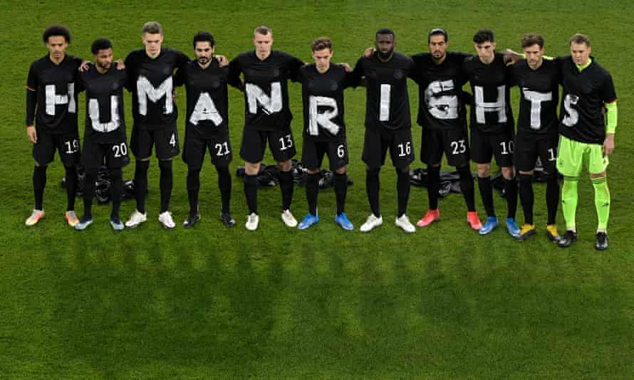 رسالة ألمانيا الحقوقية قبل تصفيات كأس العالم 2022 ضد آيسلندا في مارس / آذار الماضي.