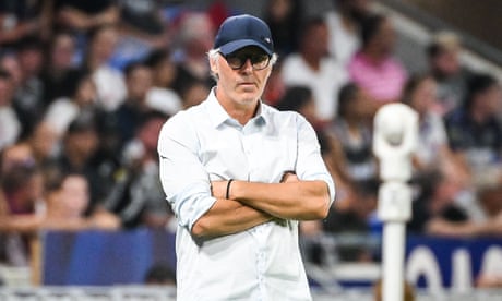 Lyon sack head coach Laurent Blanc with troubled club bottom of Ligue 1