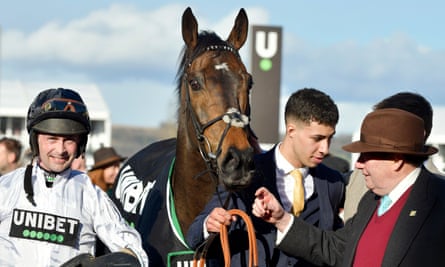 Trainer Nicky Henderson (right) with jockey Nico de Boinville and Constitution Hill.