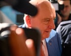 Alan Jones davasının canlı güncellemeleri: Eski radyo yayıncısı uygunsuz saldırı davasının ikinci gününde Sidney mahkemesinde - en son haberler