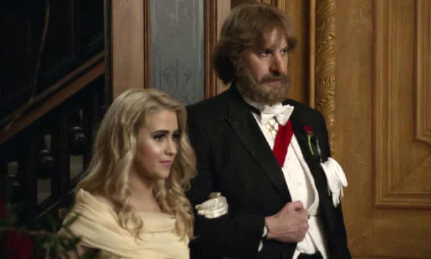Maria Bakalova and Sacha Baron Cohen in Borat Subsequent Moviefilm.