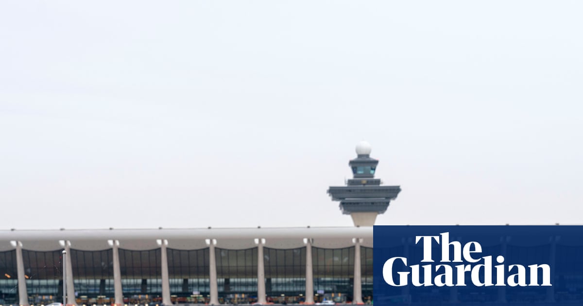 Shuttle crash at DC-area Dulles airport sends 18 people to hospital