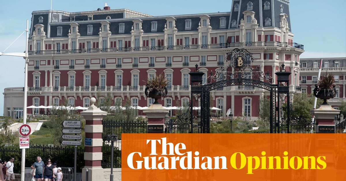 How Luxury Hotels Such As Biarritz S Hotel Du Palais Have Helped