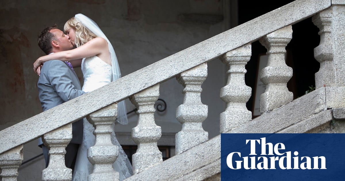 ‘She made excuses and ran to the toilet’: when wedding proposals go hilariously wrong - The Guardian