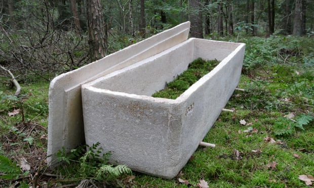 First funeral held using 'living coffin' made of mushroom fibre | Death and dying | The Guardian