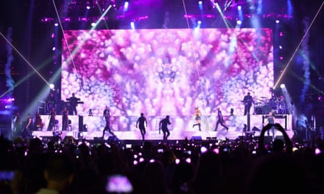 Ariana Grande's stageshow in 2015
