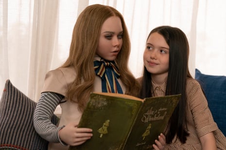 Violet McGraw, right, as Cady with M3gan.