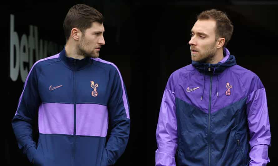 Ben Davies with his former Spurs teammate Christian Eriksen in November 2019.