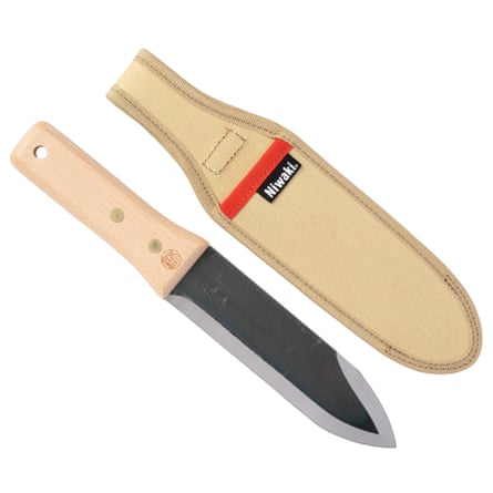 Niwaki hori-hori-pro and branded sheath.