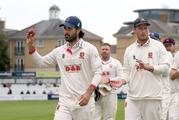 Shane Snater of Essex leaves the field having taken six wickets.
