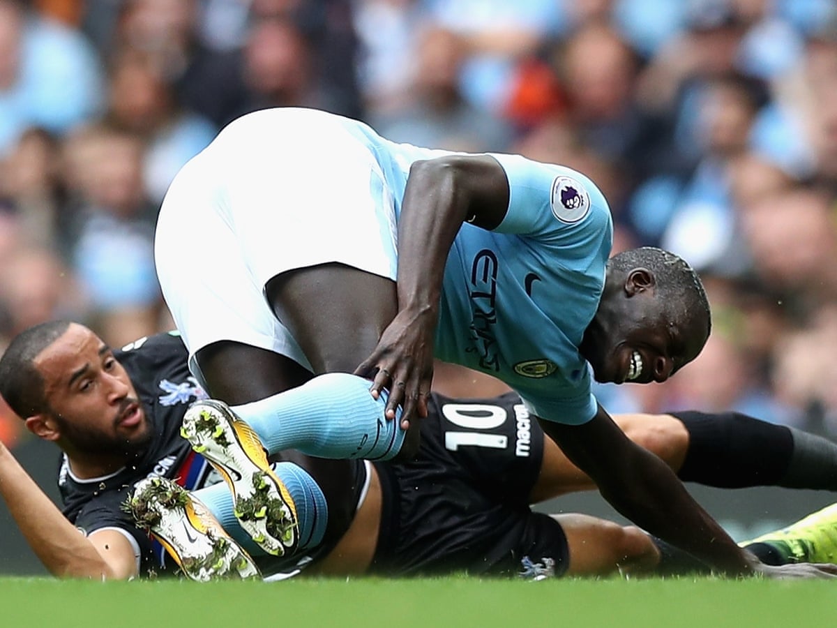 Manchester City Confirm Benjamin Mendy Has Ruptured Acl In Right Knee Manchester City The Guardian