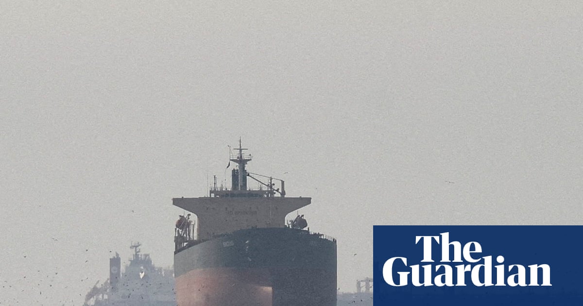 Ceasefire changes little for shipping in strait of Hormuz, experts say