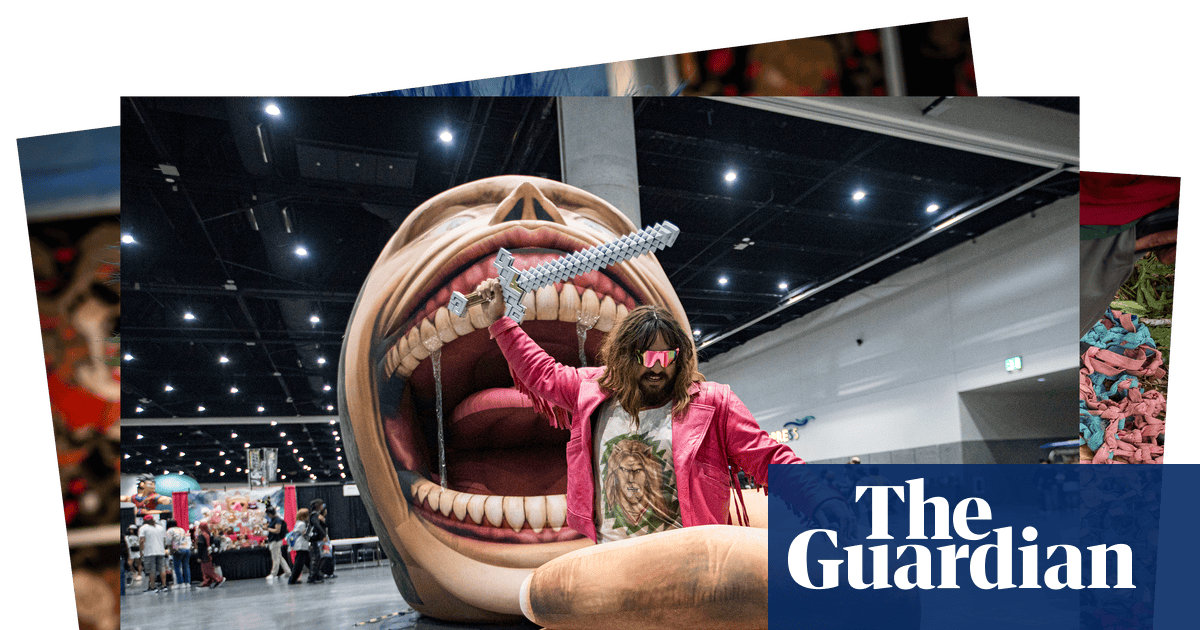 Guardian Picture Editors Highlight Cosplay and Venice Scenes in Weekly Photo Gallery