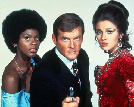 Gloria Hendry, Roger Moore and Jane Seymour in Live and Let Die.
