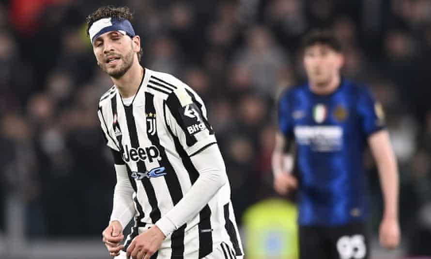 Juventus’s Manuel Locatelli sustained a gash over his eye after being caught by Lautaro Martínez.
