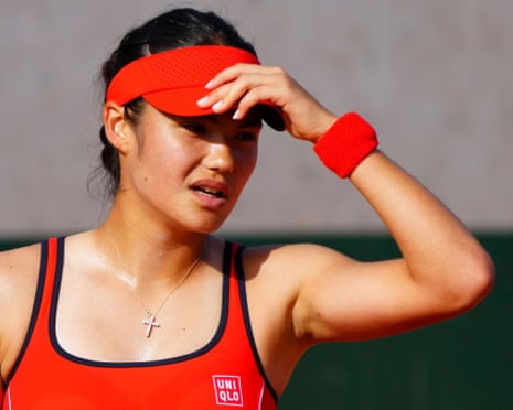 Emma Raducanu loses her first round match against Solana Sierra.