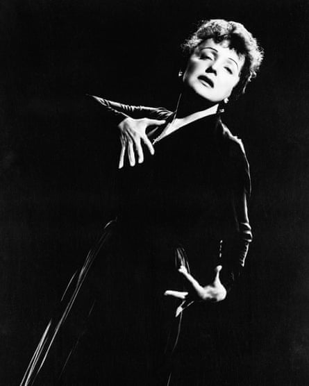 A portrait of the French chanteuse Edith Piaf with whom Peruvian singer Lucha Reyes was compared.