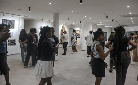 âAdegan ini hidupâ: Minggu seni Abidjan menampilkan kota sebagai pusat budaya yang berkembang âAdegan ini hidupâ: Minggu seni Abidjan menampilkan kota sebagai pusat budaya yang berkembang