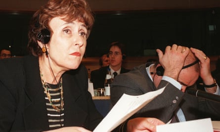 Former EU commissioner Édith Cresson