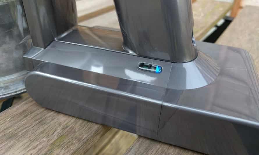 dyson v8 review