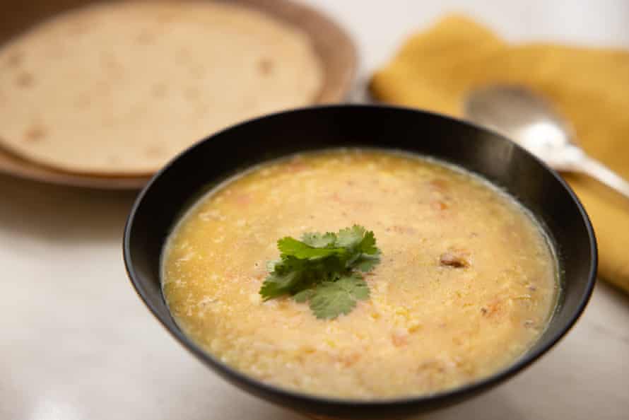 Avena &  Zuppa di carne (Sharpad).  Un progetto di libro di cucina guidato dalla comunità e un libro intitolato Cooking, Recovery &  amplificatore;  Connections è stato creato dai residenti di North Melbourne e Flemington, Victoria Australia.