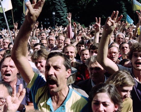 Pro-independence demonstrators at a rally in central Kyiv in 1991
