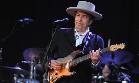 Bob Dylan Live Review The Master Of Reinvention Shakes It Up Again Bob Dylan The Guardian Bob Dylan Concert In Chattanoga 2022 Review