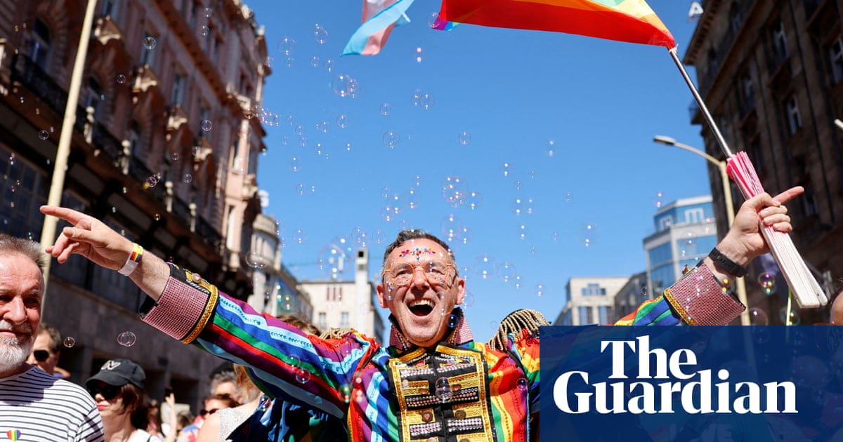 Tens of thousands defy Hungary's ban on Pride in protest against Orban