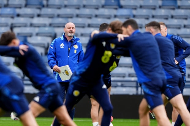 Steve Clarke, técnico da Escócia, em entrevista.