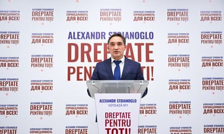 Alexandr Stoianoglo gives a press conference at the party's headquarters in Chisinau, on 18 October.
