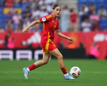 Esther González on the ball for Spain