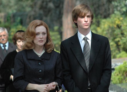 Eddie Redmayne and Julianne Moore in funeral attire in Savage Grace (2007).