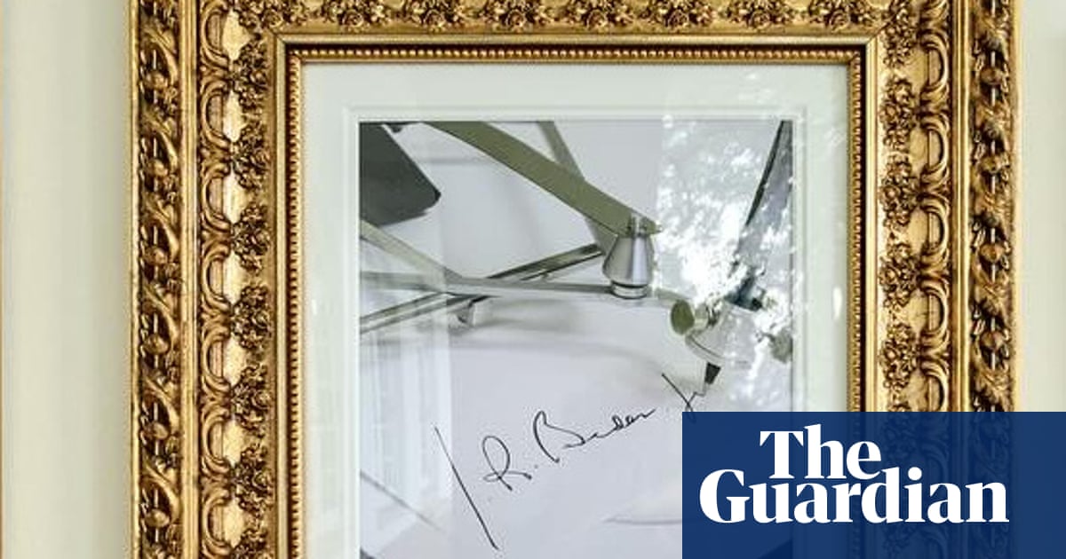 Trump hangs autopen photo instead of Biden portrait in new presidential gallery