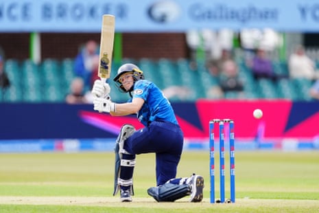 Amy Jones hits a shot