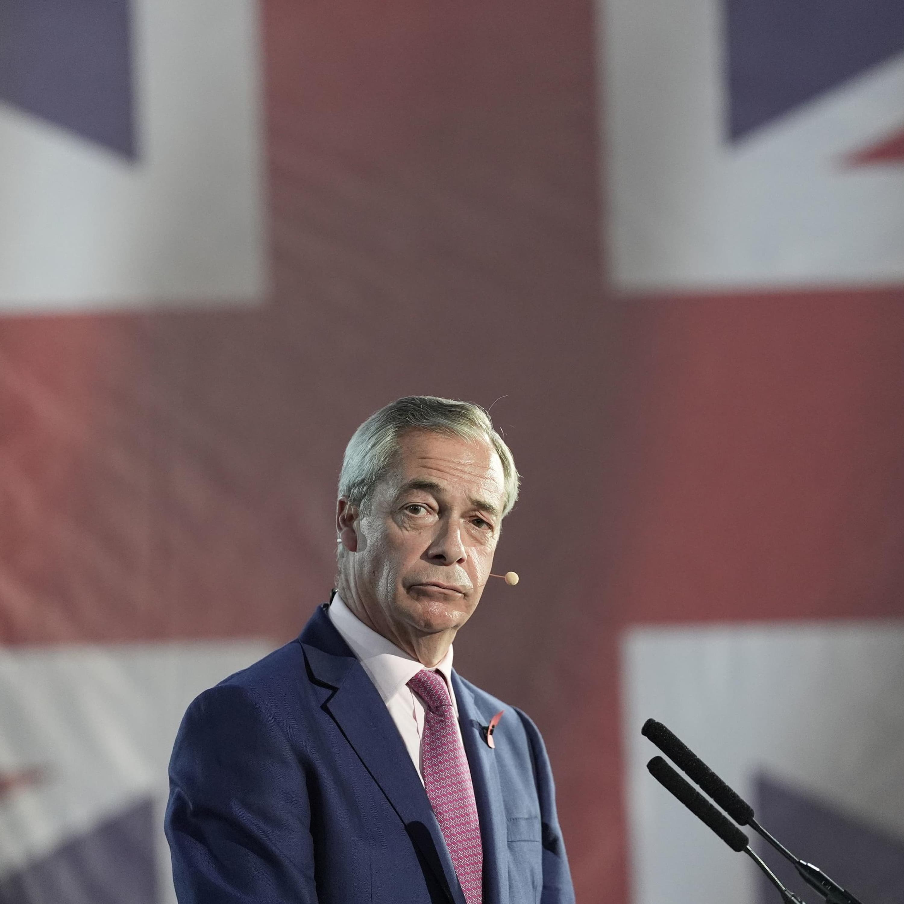 Nazi salutes and racism: the allegations about Nigel Farage’s school days Nazi salutes and racism: the allegations about Nigel Farage’s school days