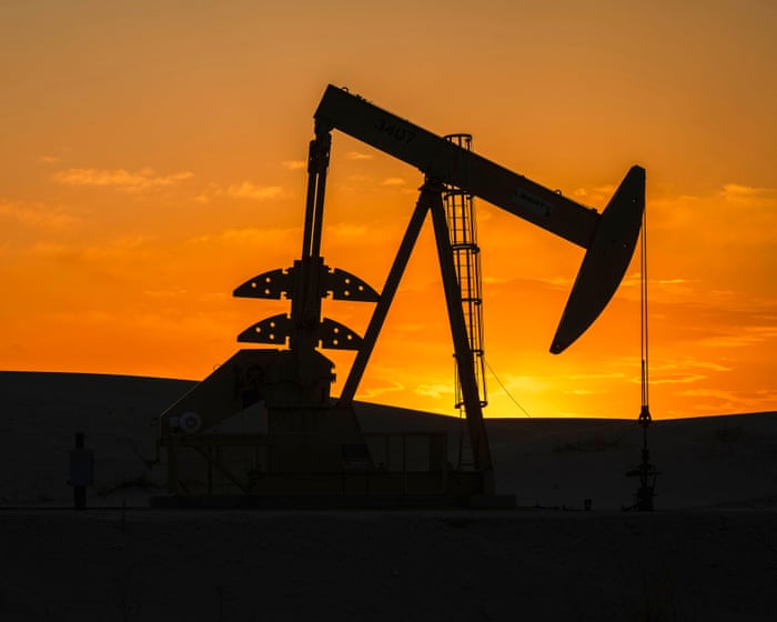 New Lloyd’s boss signals shift on insuring fossil fuels