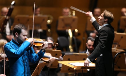 Janusz Wawrowski playing with the Royal Philharmonic Orchestra under the baton of Grzegorz Nowak