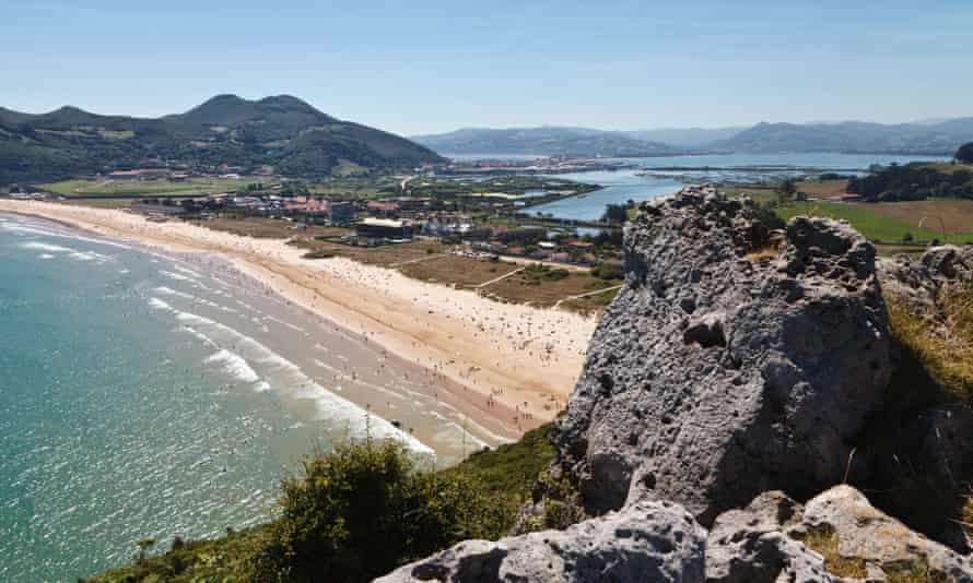 Playa de Berria, near Argonos.