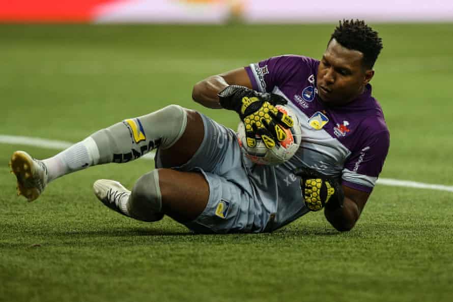 Has a goalkeeper ever been sent off for time-wasting in a match? | Soccer 2 Máximo Banguera, seen here not being sent off for time-wasting at his current club Delfín.