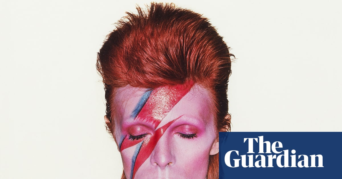 David Bowie’s Aladdin Sane could become most expensive album art ever sold