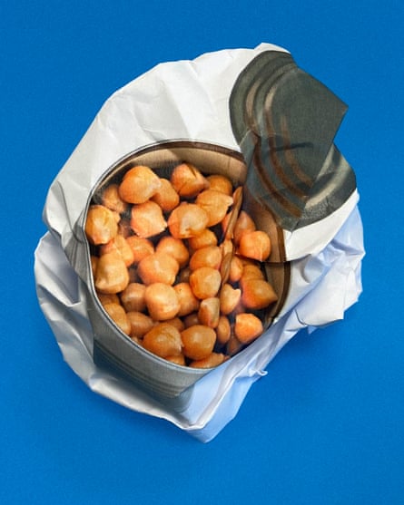 Illustration of an open tin of beans