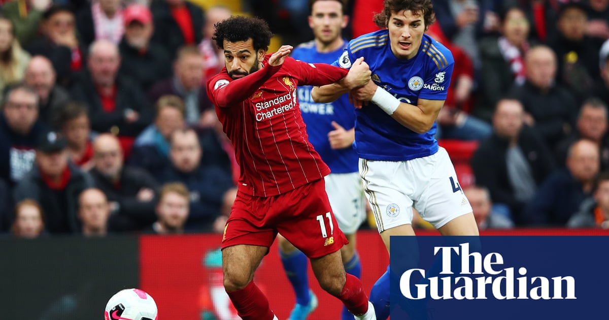 Liverpools Jürgen Klopp brushes off winning-streak hype after late victory over Leicester – video