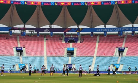 Lucknow hosts Australia and Sri Lanka in the cricket world cup.