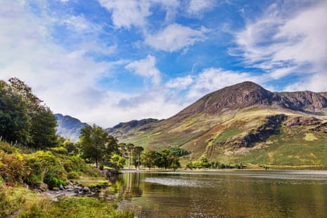 Lake Buttermere, Hay Stacks and High Stile in Lake District national park.
