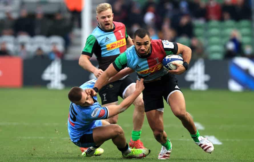 Joe Marchant escapes the challenge of Cardiff’s Cameron Winnett during the Champions Cup tie at the Stoop